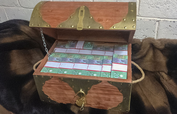 NEW 20 Canadian dollars Prop Money Pirate Chest