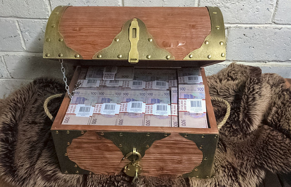 500 Ukrainian hryvnia Prop Money Pirate Chest