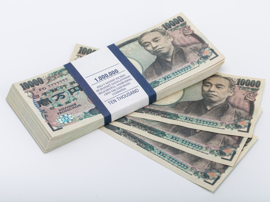 10000 yens japonais pile de 100 faux billets