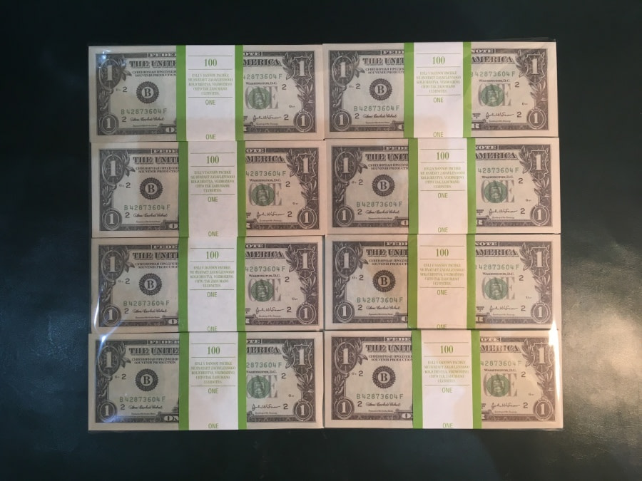 500 packs de faux billets de 1 dollar américain
