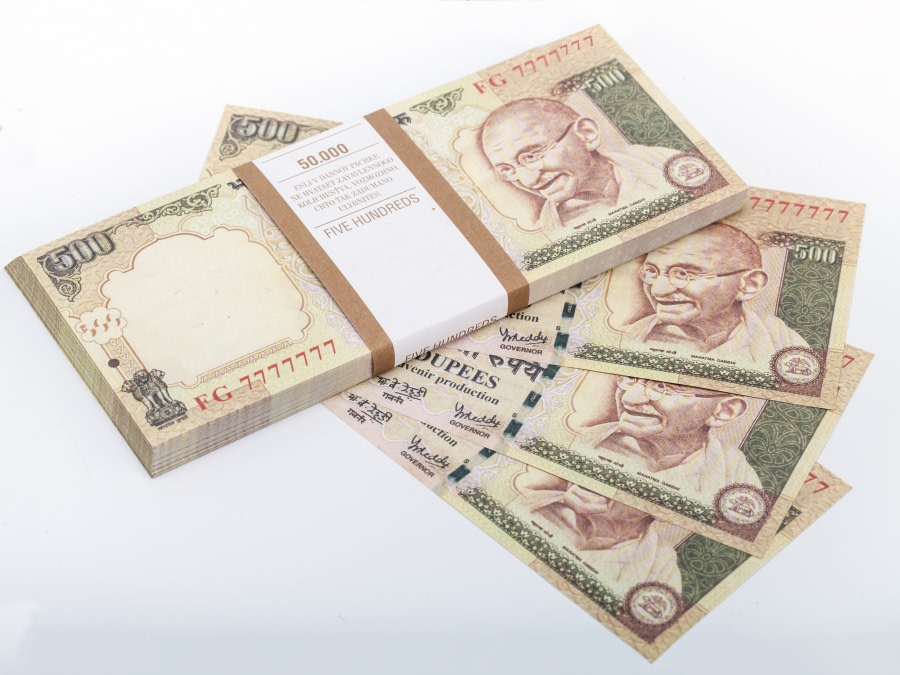 500 roupies indiennes pile de 100 faux billets