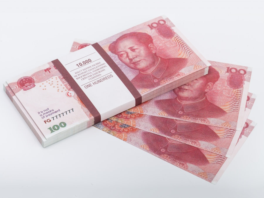 100 RMB (Yuan chinois) pile de 100 faux billets