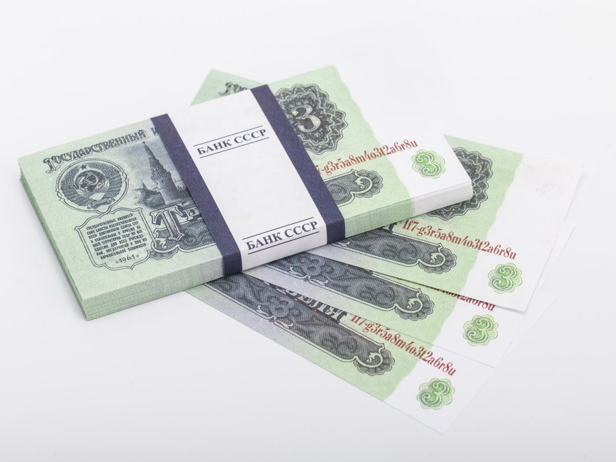 3 roubles russes de l’URSS pile de 100 faux billets