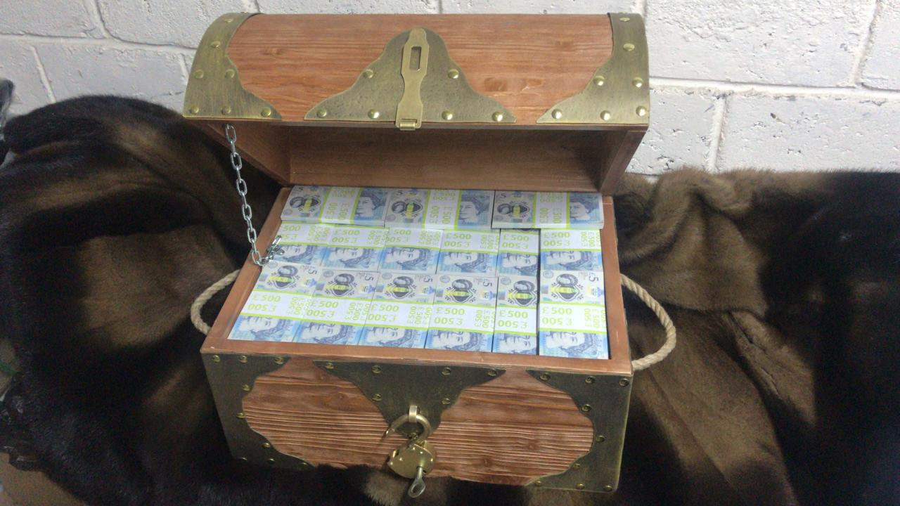 5 livres sterling faux billets Coffre de pirate
